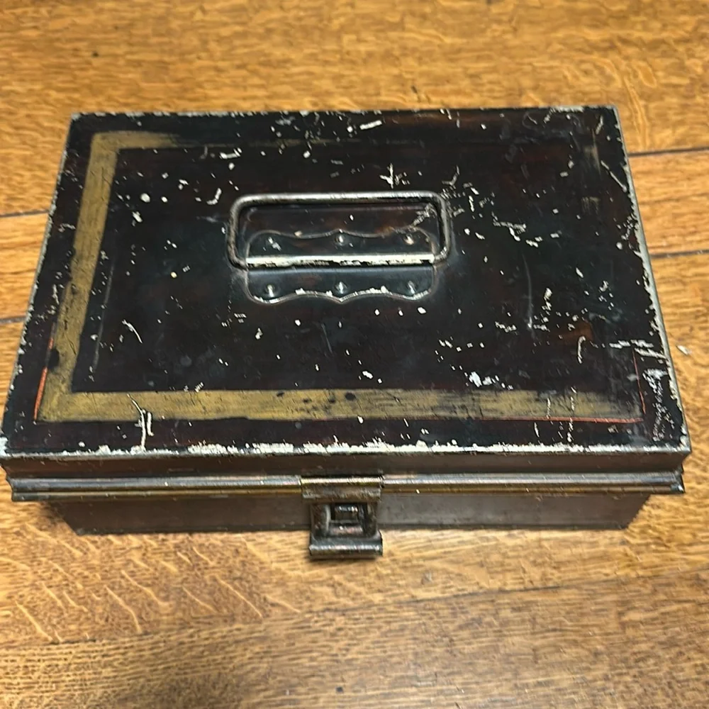 Vintage Spice Cabinet Tin with Grater Primitive Kreamer
